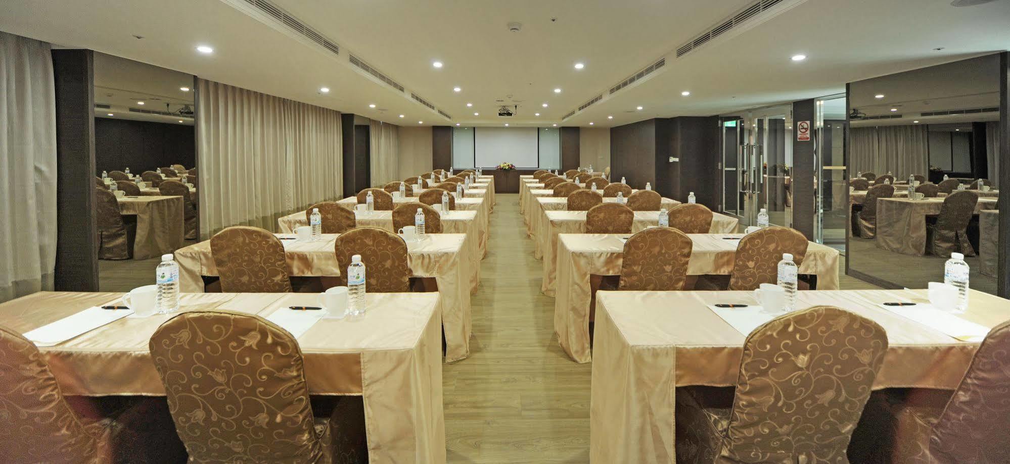 F Hotel - Hualien Zewnętrze zdjęcie